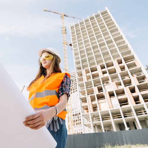 Une employé du BTP sur un chantier